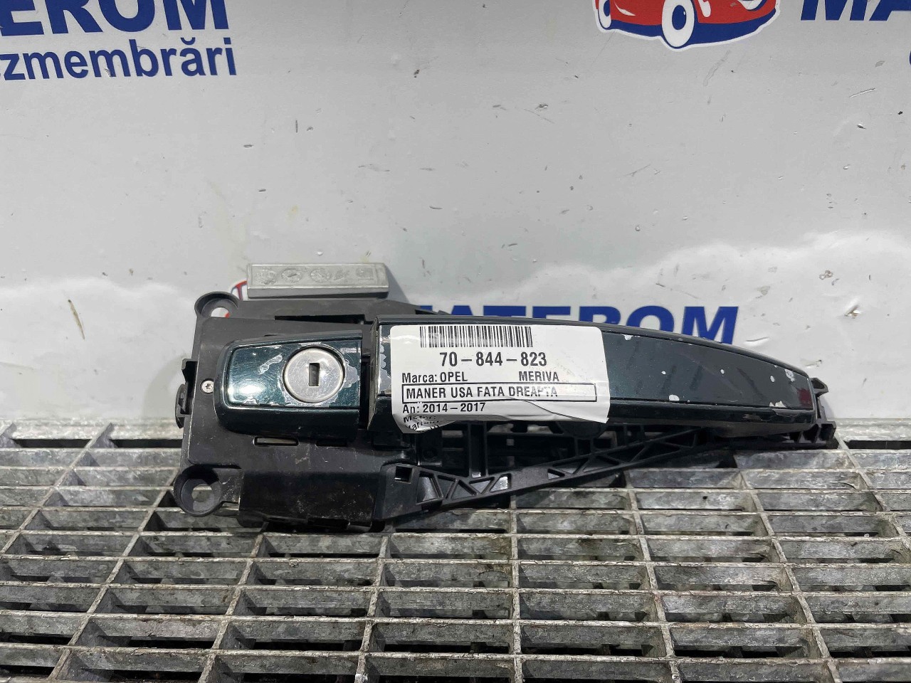 MANER USA FATA DREAPTA OPEL MERIVA B - -