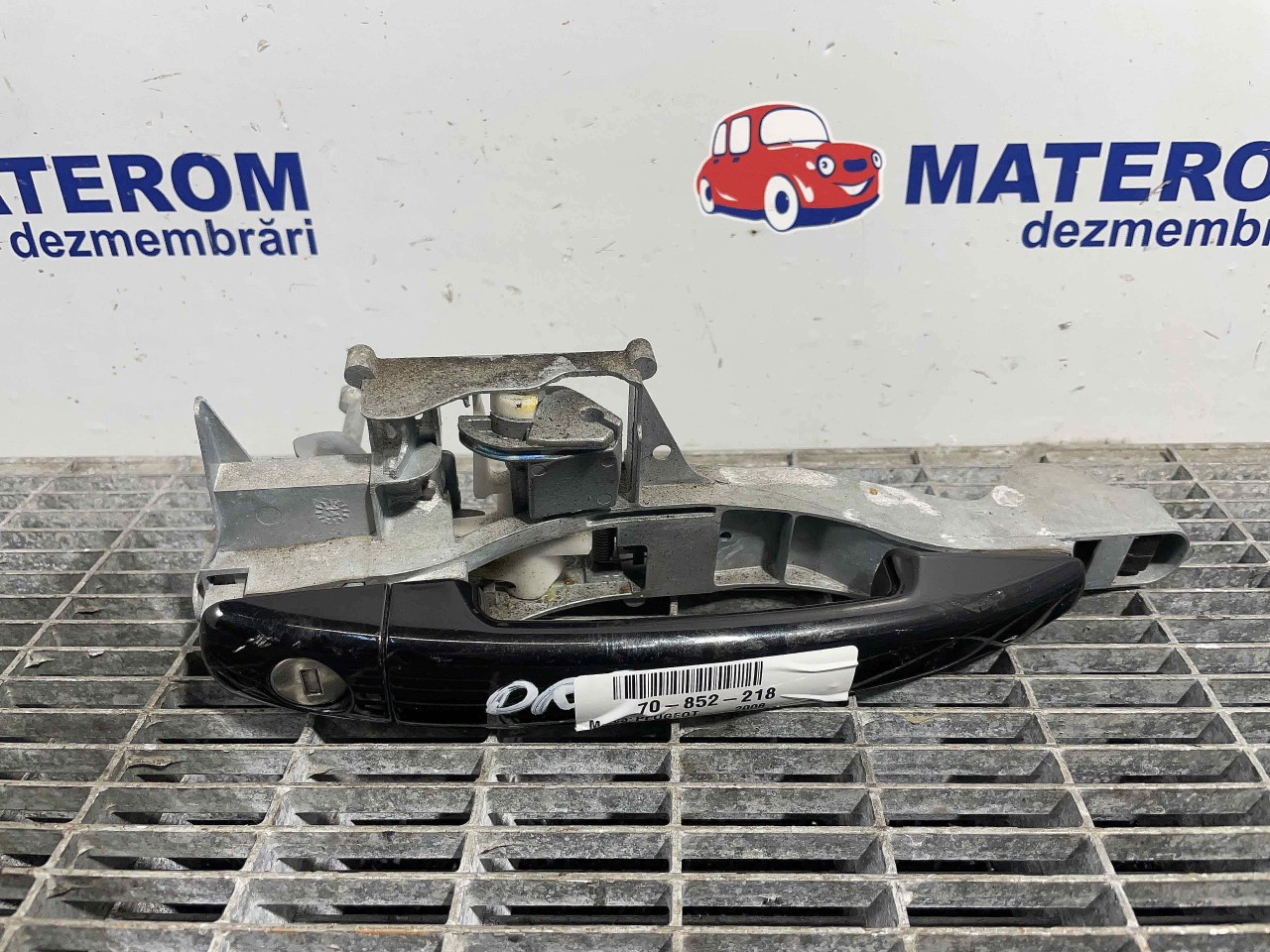 MANER USA FATA DREAPTA PEUGEOT 2008 2008 - - (2013 2018)