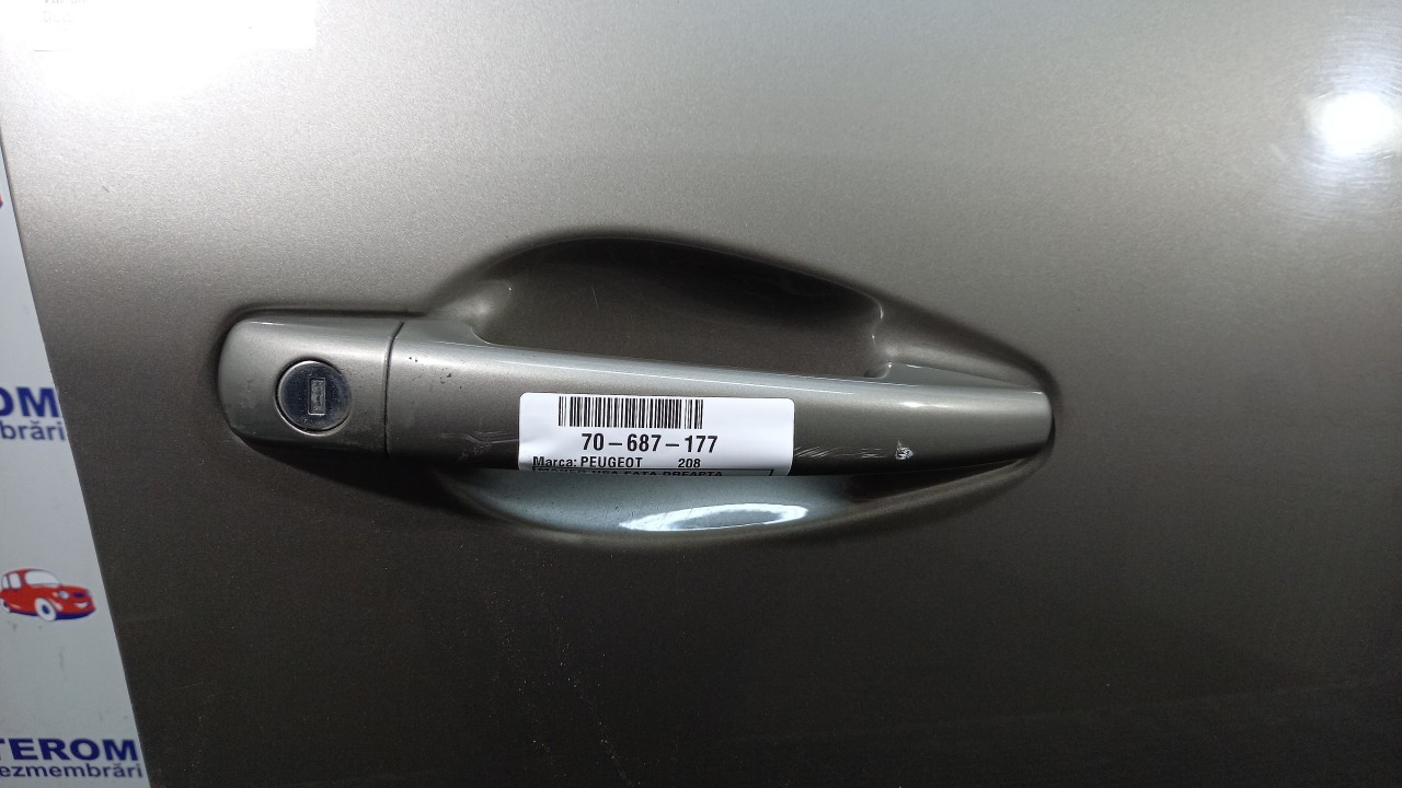 MANER USA FATA DREAPTA PEUGEOT 208 - - (2012 2015)