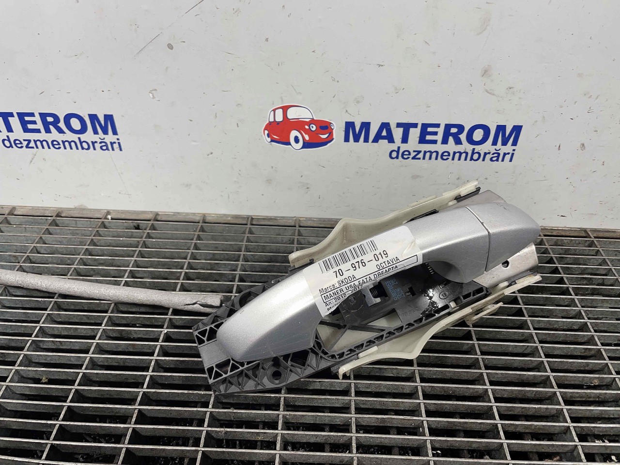 MANER USA FATA DREAPTA SKODA OCTAVIA - -