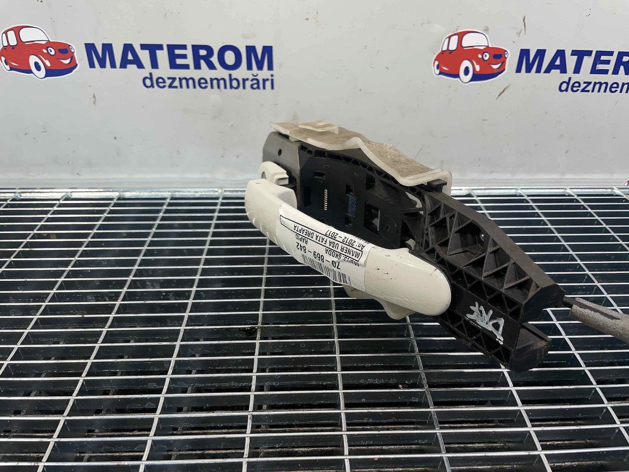 MANER USA FATA DREAPTA SKODA RAPID - - (2012 2017)
