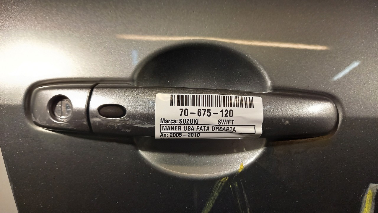 MANER USA FATA DREAPTA SUZUKI SWIFT - - 