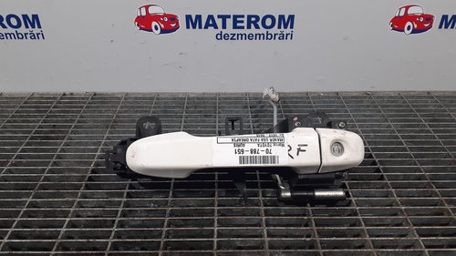 MANER USA FATA DREAPTA TOYOTA AURIS - - (2012 2015)