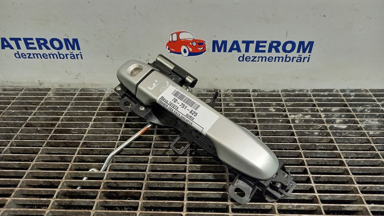 MANER USA FATA DREAPTA TOYOTA AURIS - - 