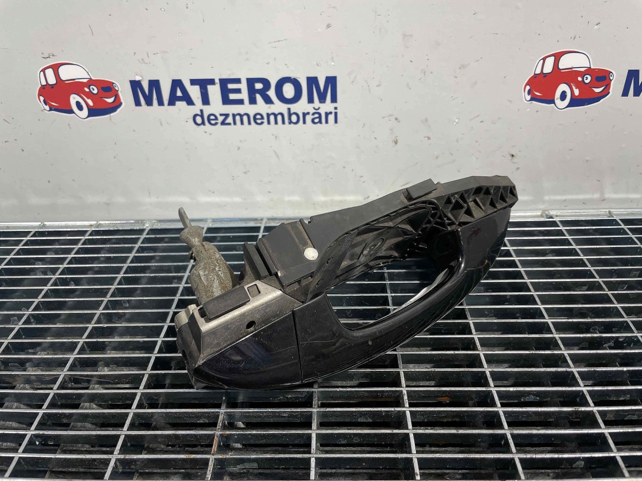 MANER USA FATA DREAPTA VW GOLF VI - - (2008 2012)