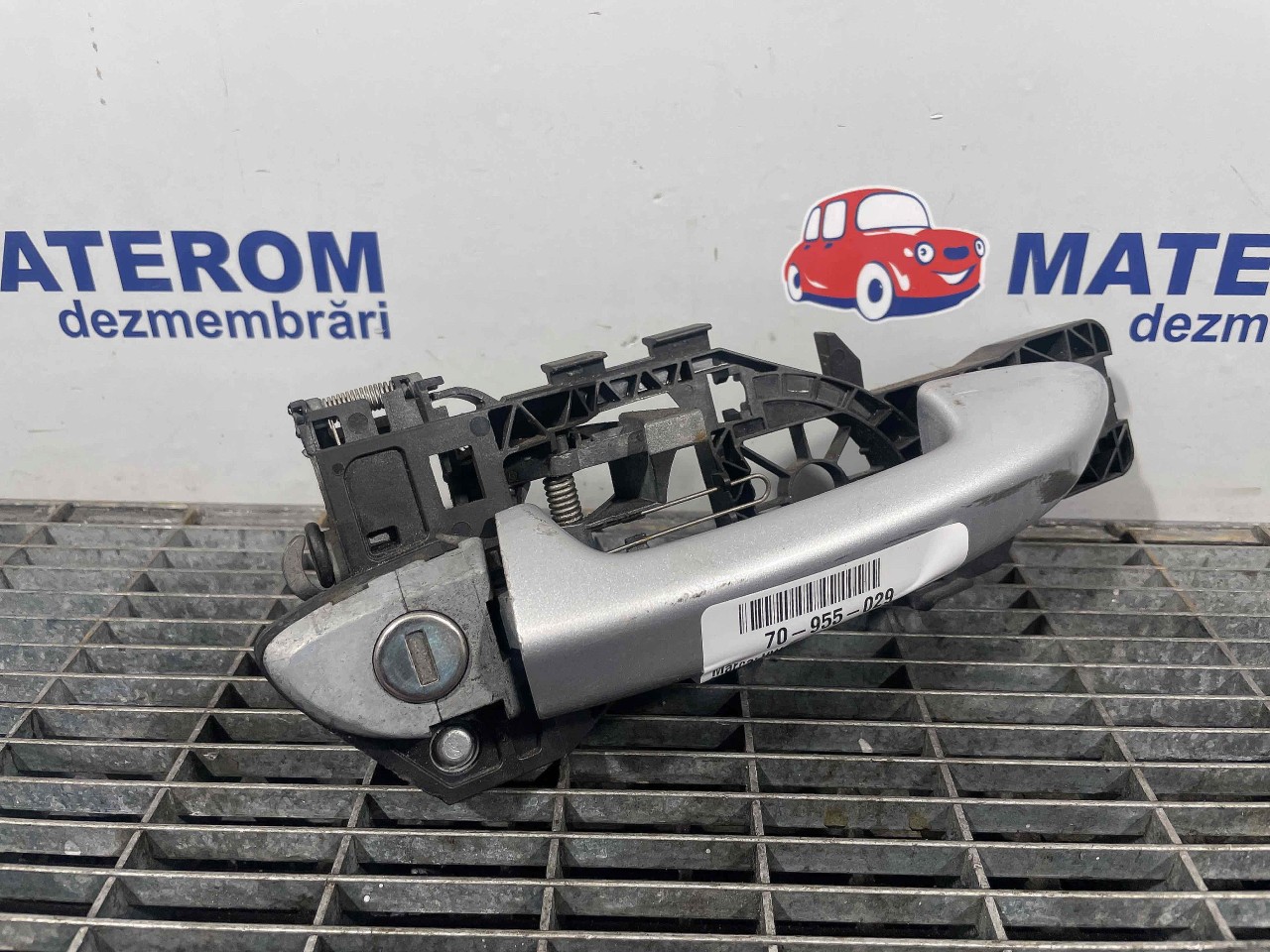 MANER USA FATA DREAPTA VW PASSAT - - (2010 2014)