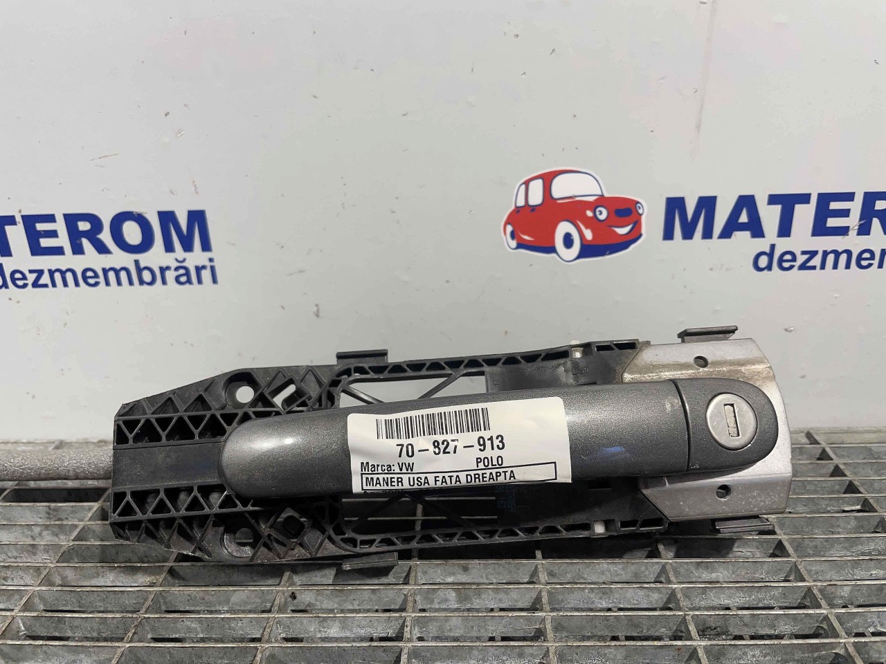 MANER USA FATA DREAPTA VW POLO - - (2009 2014)