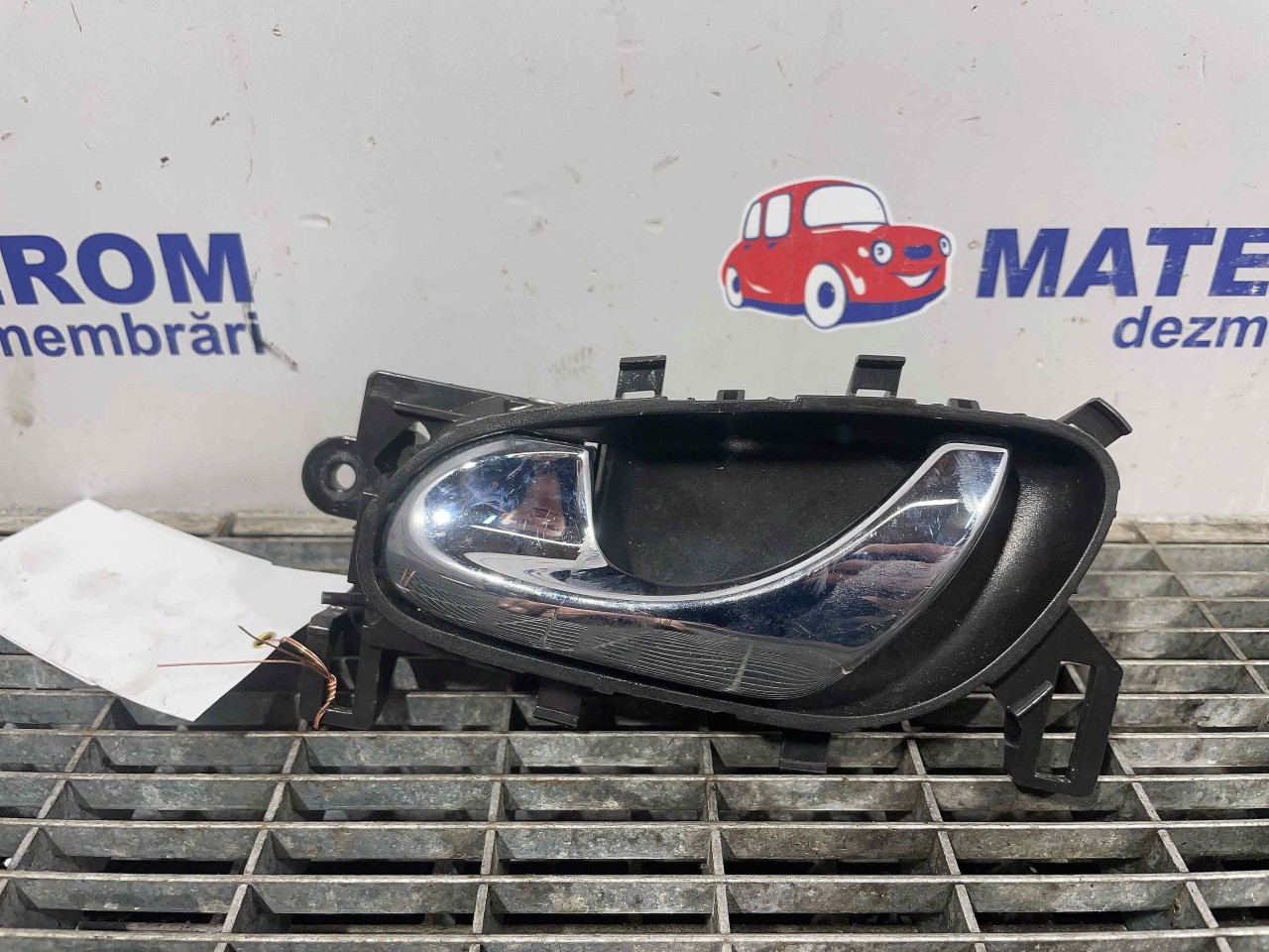 MANER USA FATA STANGA NISSAN X-TRAIL - - (2014 2018)