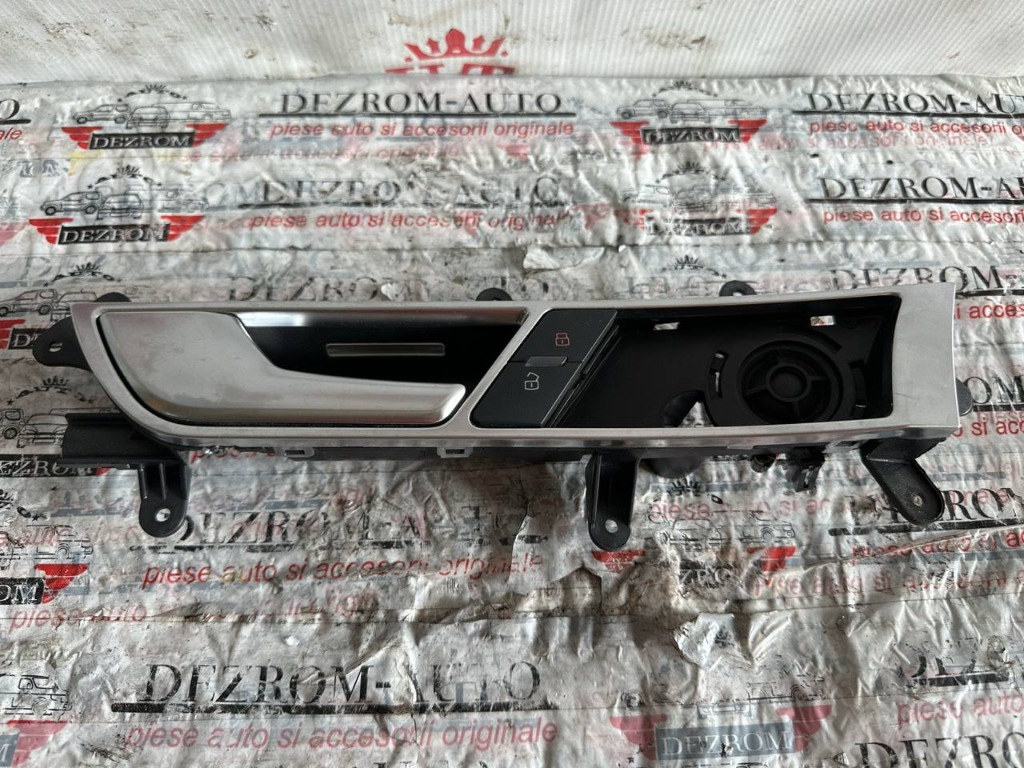 Maner usa interior stanga fata Audi S6 2009 - 2011 cod: 4F0837019C