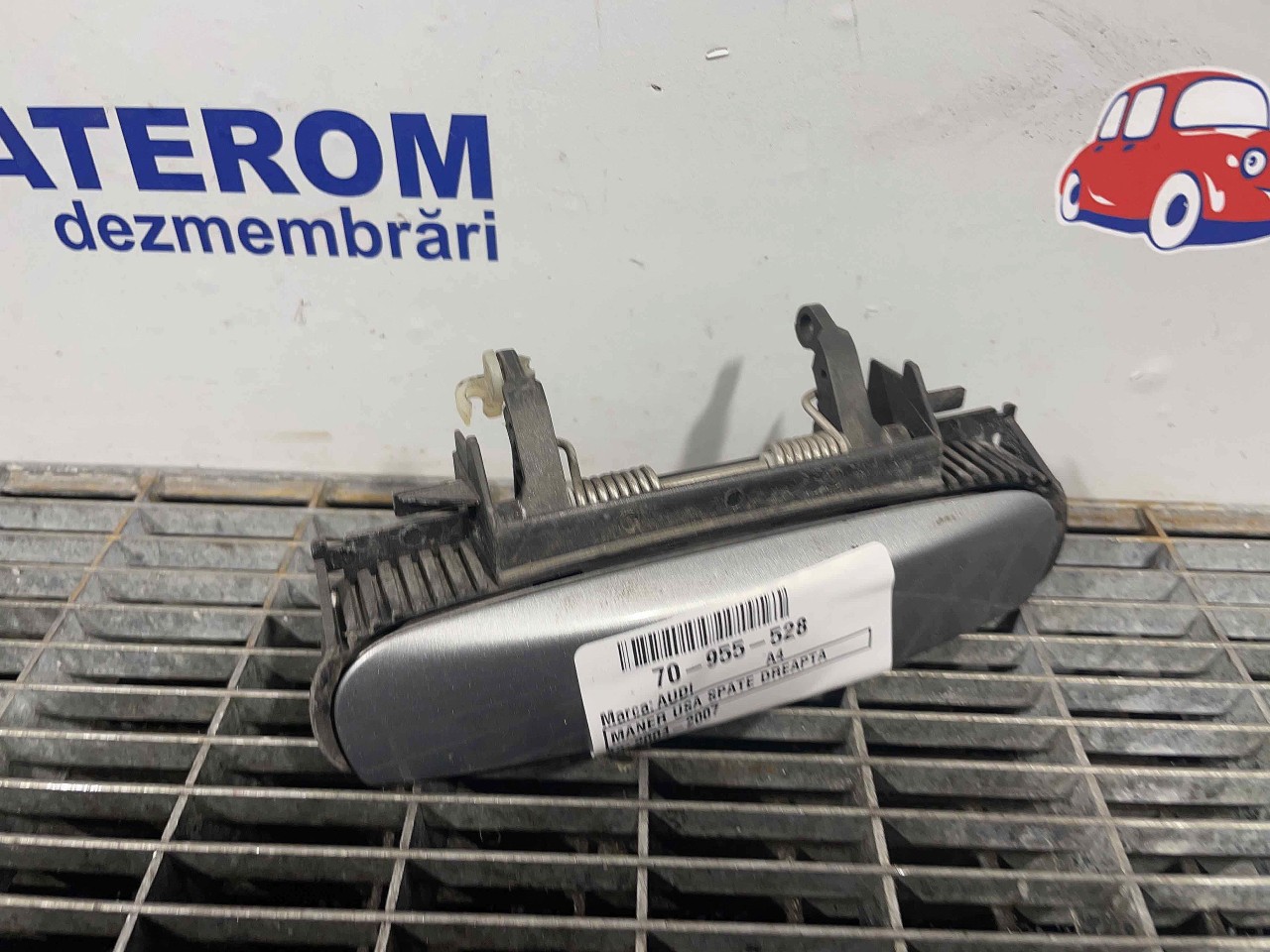 MANER USA SPATE DREAPTA AUDI A4 A4 - - (2004 2007)