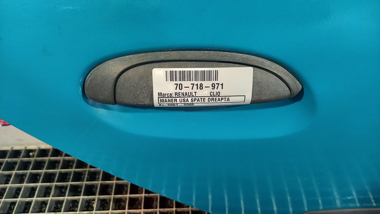MANER USA SPATE DREAPTA RENAULT CLIO CLIO - - (2001 2005)
