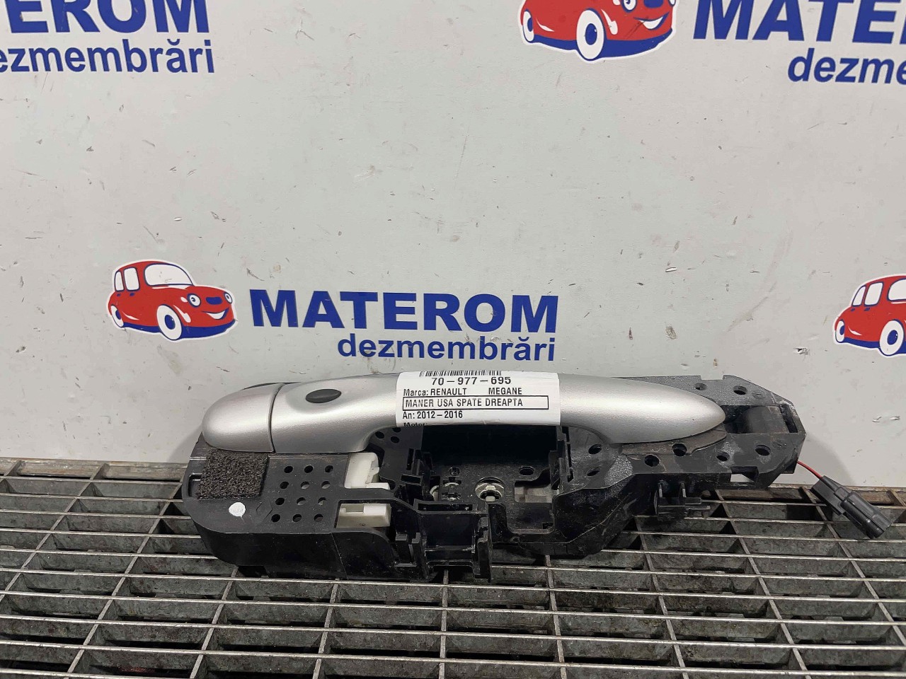 MANER USA SPATE DREAPTA RENAULT MEGANE - - (2012 2016)