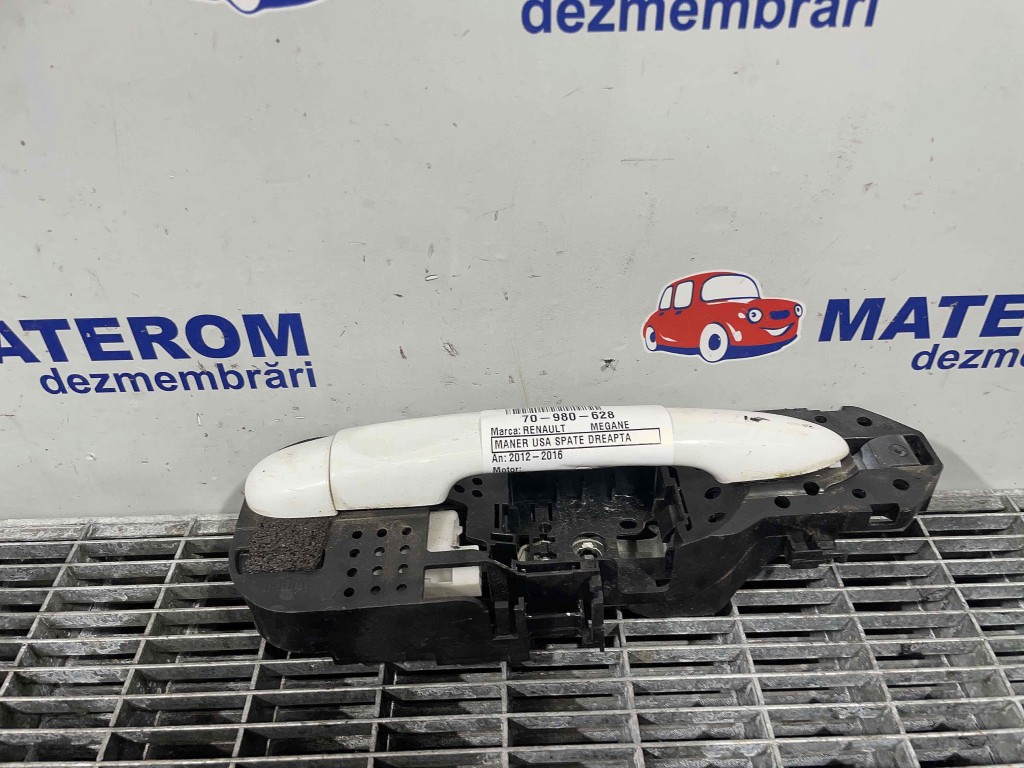 MANER USA SPATE DREAPTA RENAULT MEGANE - - (2012 2016)