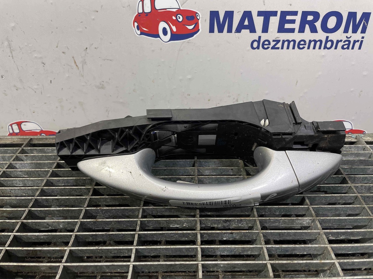 MANER USA SPATE DREAPTA SKODA OCTAVIA - - (2012 2017)