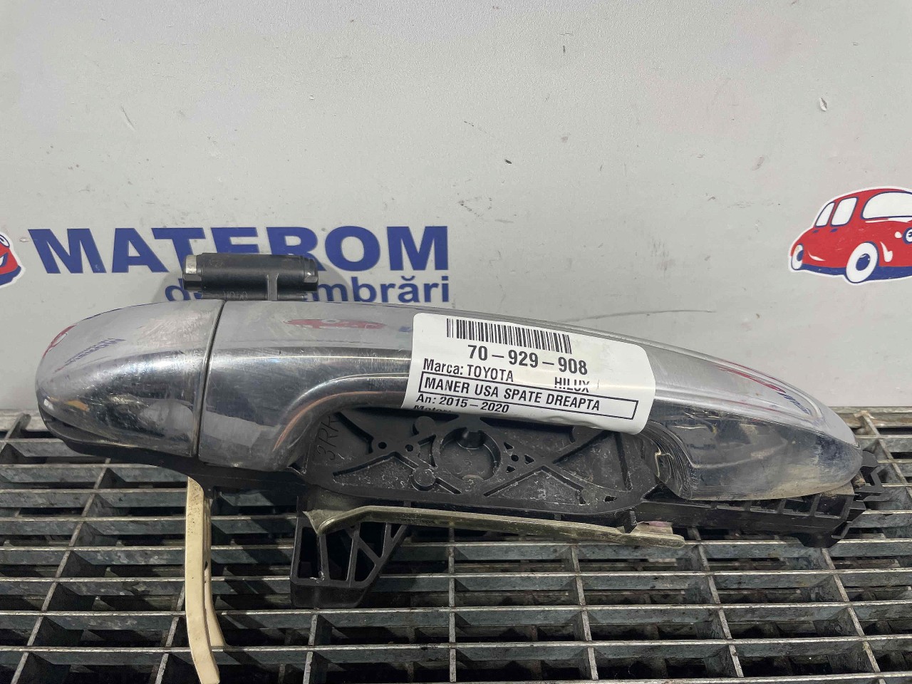 MANER USA SPATE DREAPTA TOYOTA HILUX HILUX - - (2015 2020)
