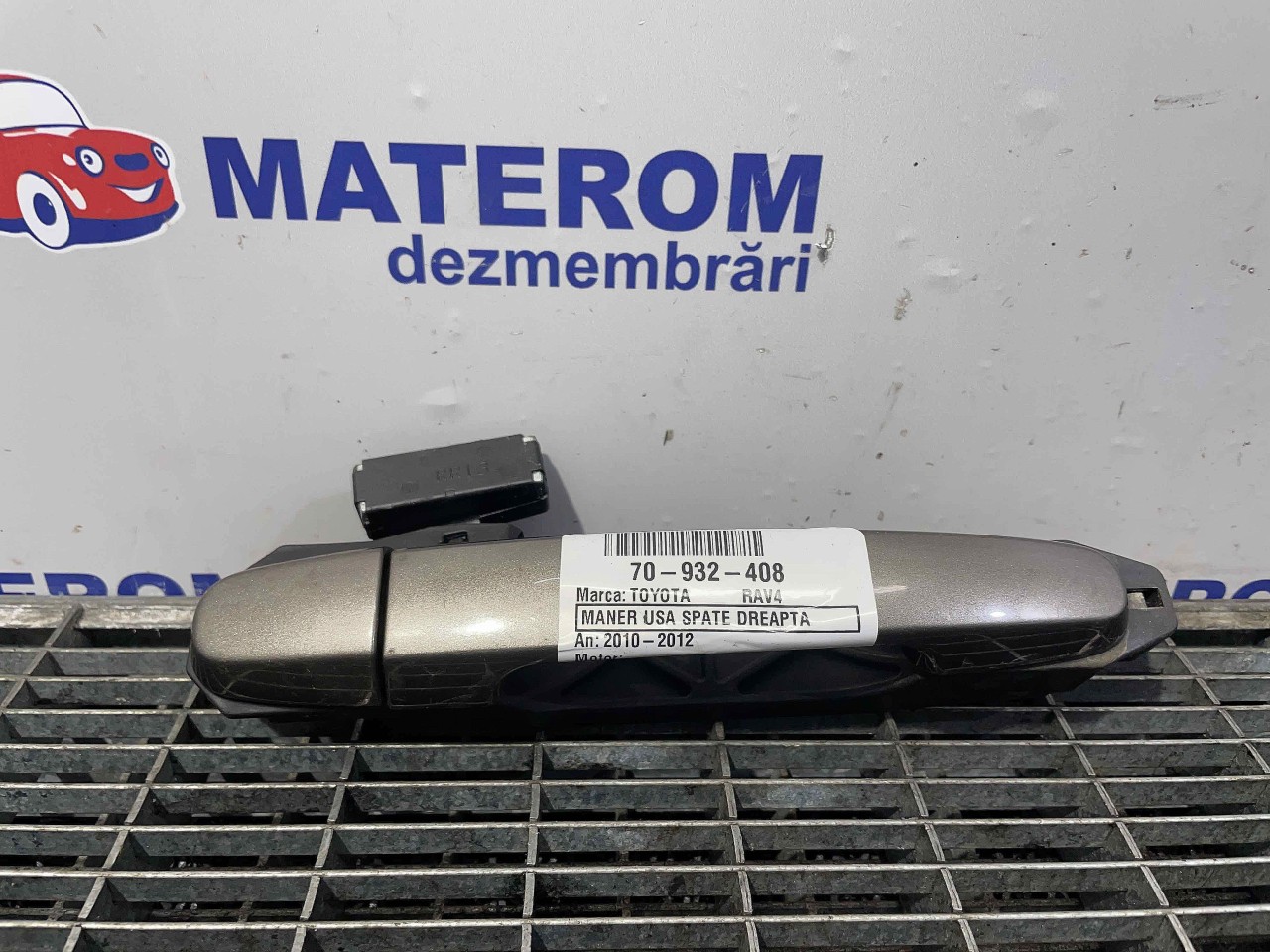MANER USA SPATE DREAPTA TOYOTA RAV4 - - (2010 2012)