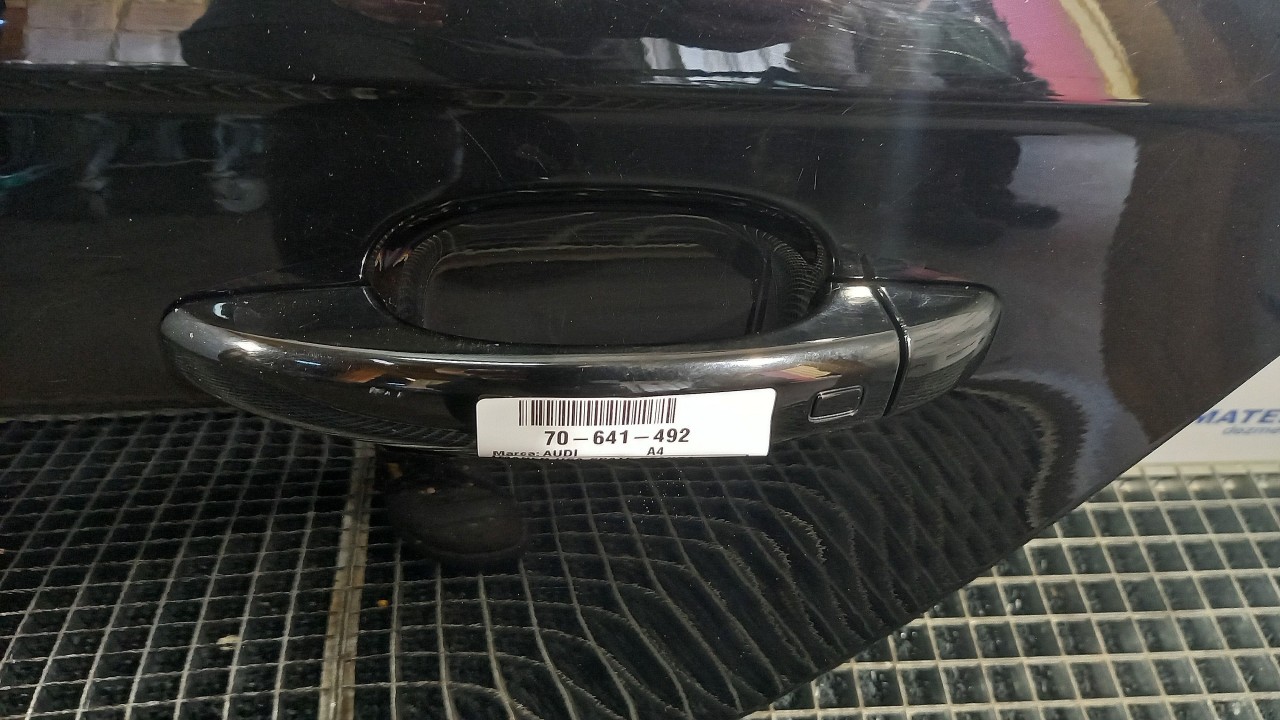 MANER USA SPATE STANGA AUDI A4 A4 - - (2012 2015)