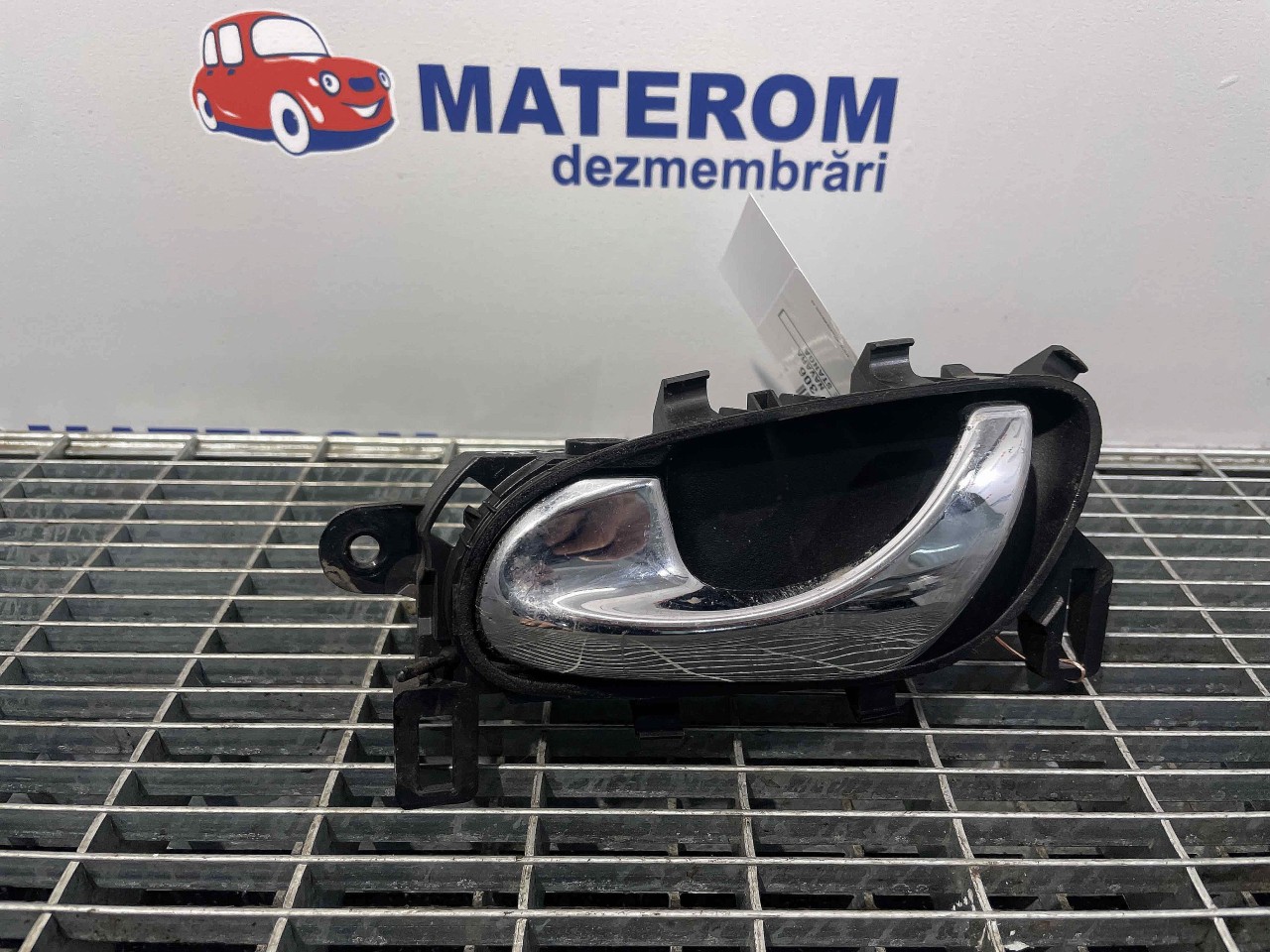 MANER USA SPATE STANGA NISSAN NAVARA - - (2015 2019)