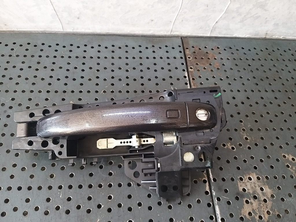 Maner usa stanga fata audi a4 b8 8k 8t01837885 242537