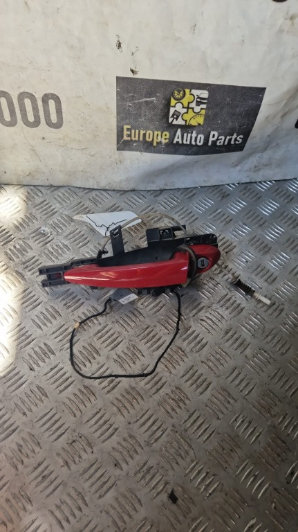Maner usa stanga fata BMW seria 1 E87 E81 2.0 D an 2011