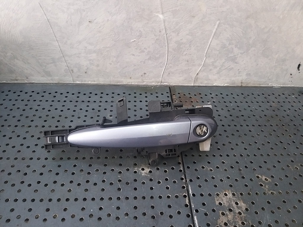 Maner usa stanga fata bmw seria 1 e87