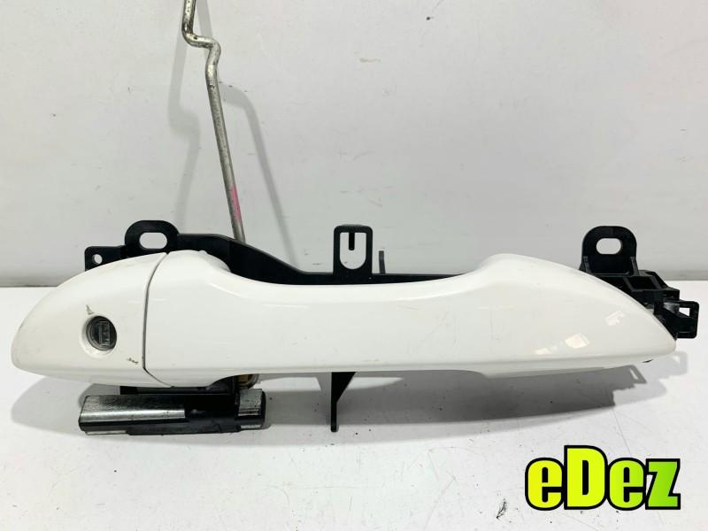 Maner usa stanga fata culoare alba Toyota Corolla (2012-2018)