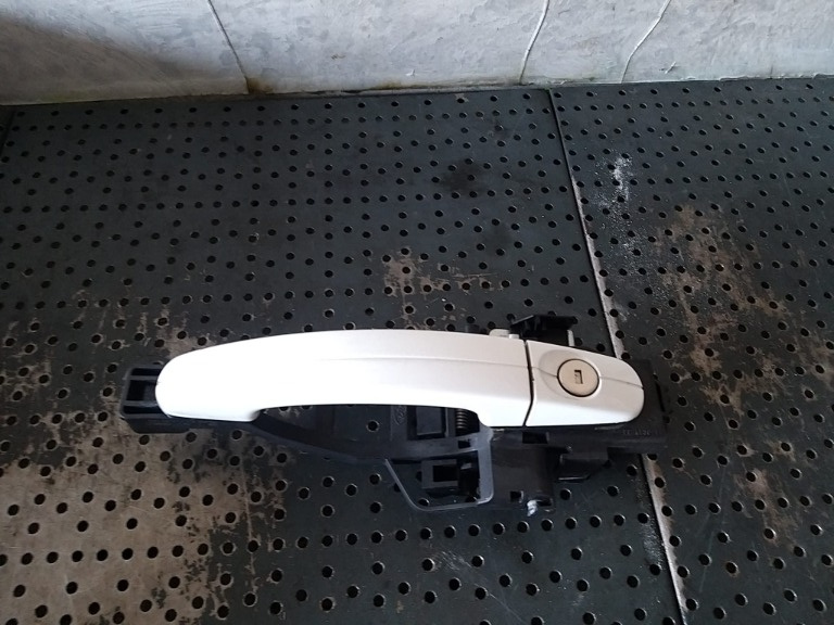 Maner usa stanga fata ford kuga 2 bm51a224a37dg