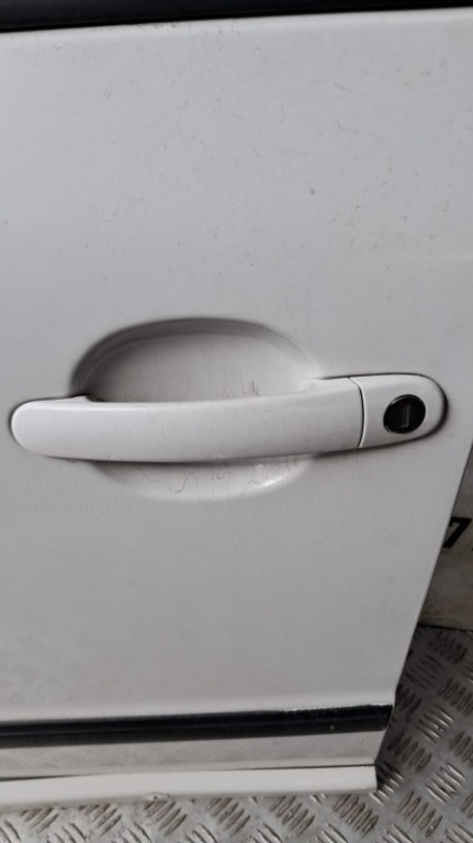 Maner usa stanga fata Skoda Superb 1.9 TDI an fabricatie 2008