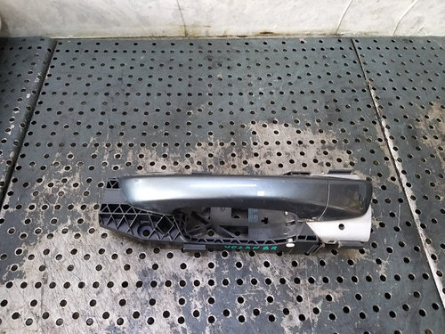 Maner usa stanga fata skoda superb 2 3t facelift 3t0837885e