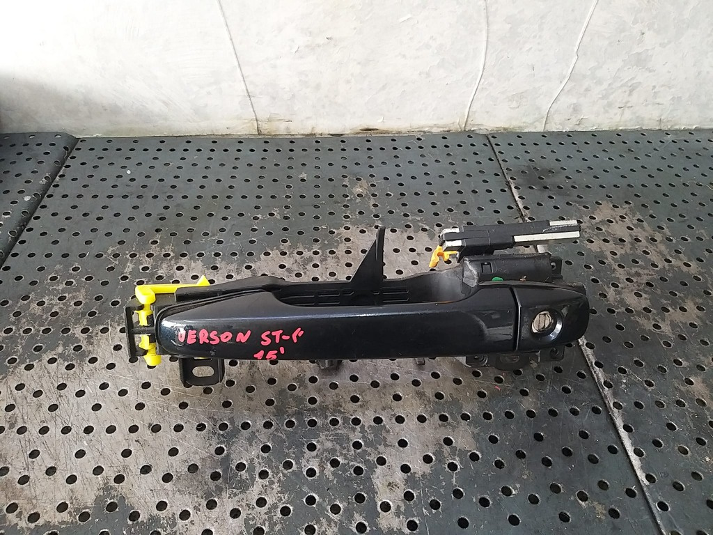 Maner usa stanga fata toyota verso r2