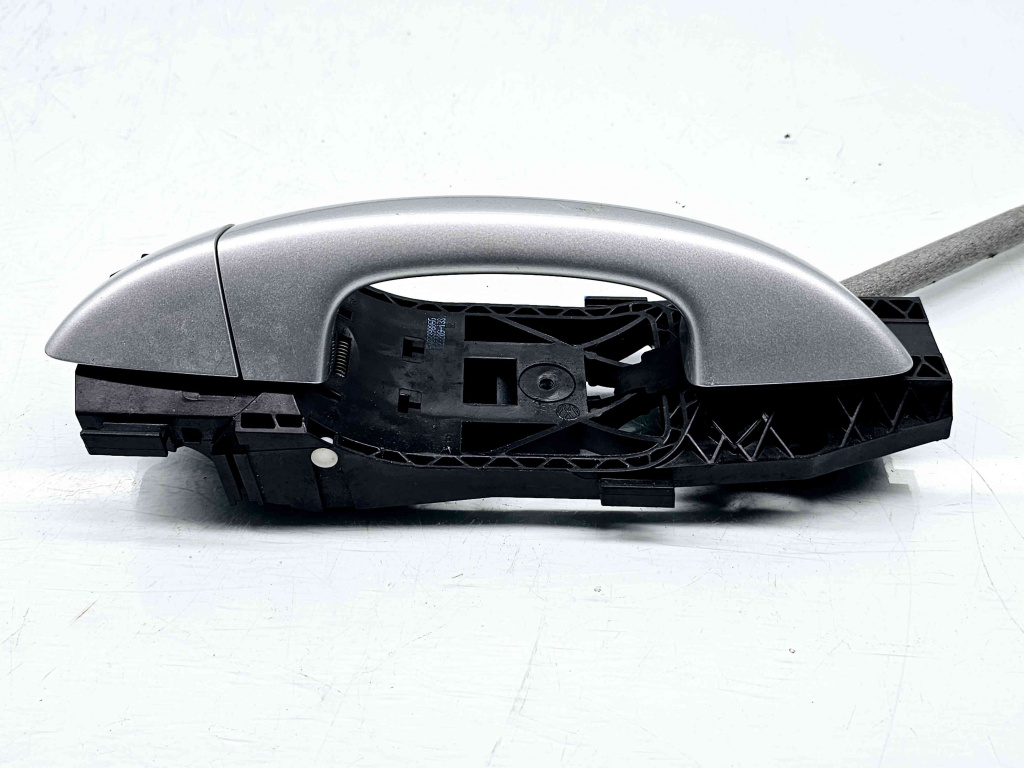 Maner usa stanga fata Volkswagen Golf 6 (5K1) [Fabr 2009-2013] LA7W