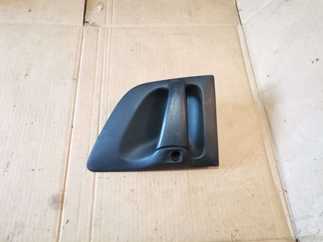 Maner usa stanga Scania cod 1544330