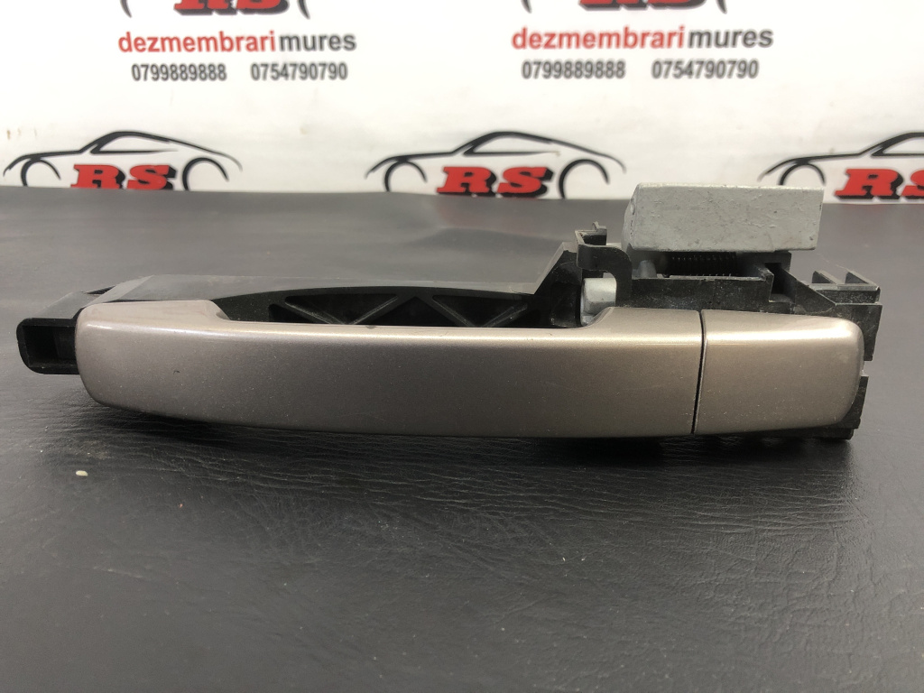 Maner usa stanga spate Navara D40 argintiu automat sedan 2006 (80610EB30B)