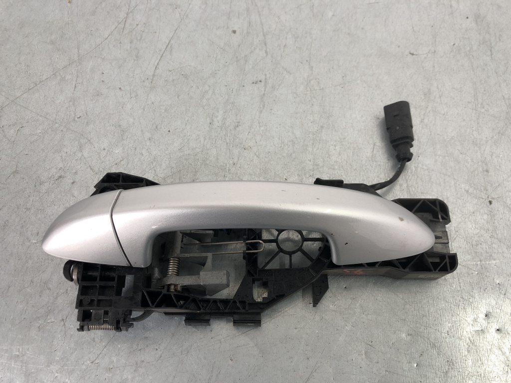 Maner usa stanga spate Volkswagen CC Facelift sedan 2013 (3C08377885J)