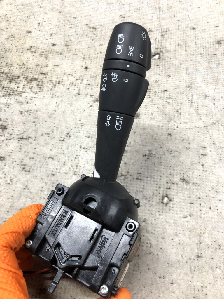 maneta bloc lumini Dacia Duster - Benzina 2017, E1109576