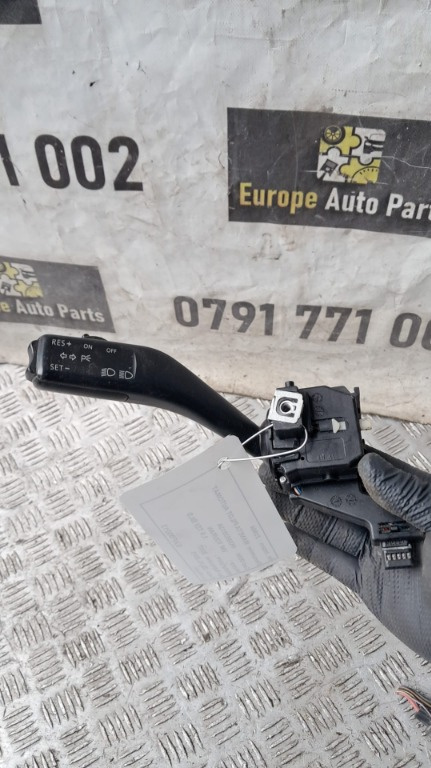 Maneta pilot Vw Touran 1.9 TDI 105CP / 77 KW cod motor BLS transmisie manuala 6+1 an 2007 cod 1K0953513A