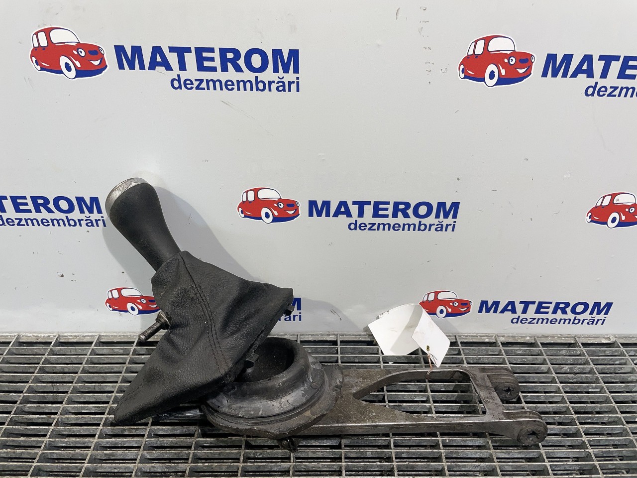 MANETA SCHIMBATOR VITEZE BMW X1 2.0 D - (2009 2012)