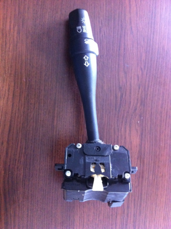 Maneta semnal Nissan Almera N16 [2000 - 2003] Hatchback 3-usi 2.2 D MT (110 hp) II (N16)