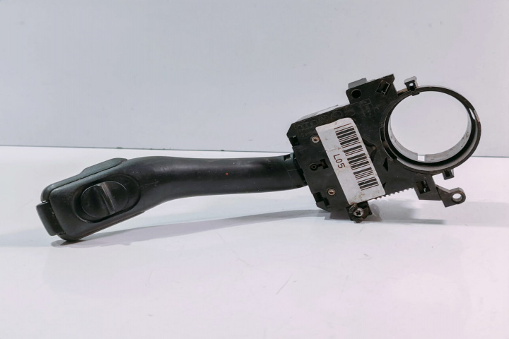 Maneta semnalizare 8L0953513K Volkswagen VW Passat B5.5 [facelift] [2000 - 2005]