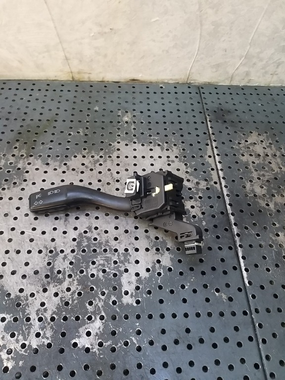 Maneta semnalizare audi a3 8p 8p0953513a