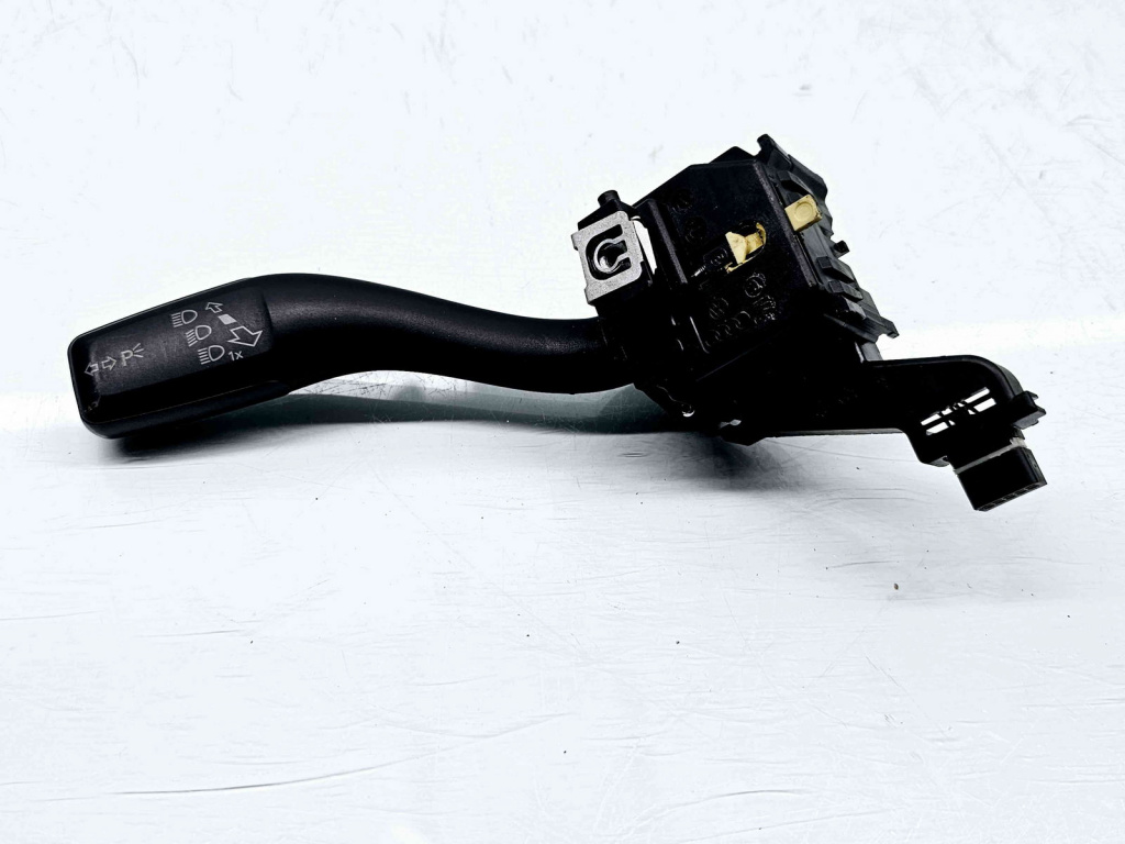 Maneta semnalizare Audi A3 Sportback (8PA) [Fabr 2004-2013] Facelift 8P0953513E