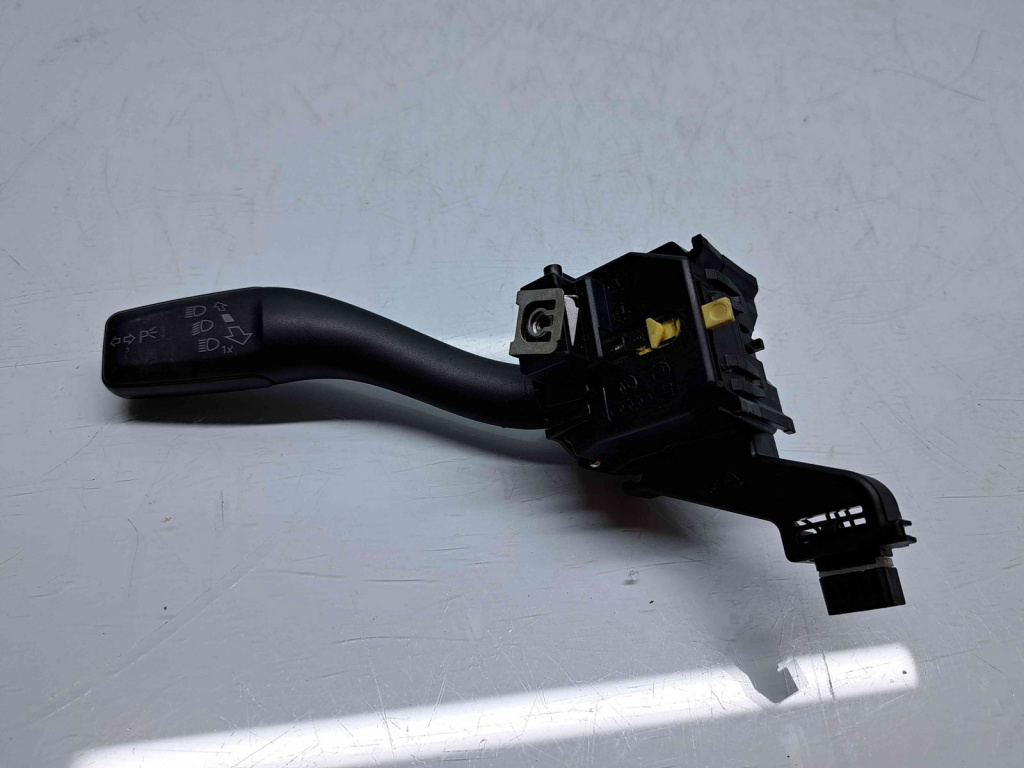 Maneta semnalizare Audi A3 Sportback (8PA) [Fabr 2004-2013] Facelift 8P0953513E