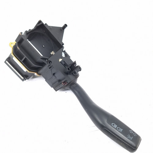 Maneta Semnalizare Audi A4 B6 (8E) 2000-2004 1.9 Tdi Avb Motorina 8E0953513A, 8E0-953-513-A, 0110440...