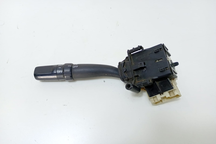 Maneta semnalizare Bloc lumini 173650B Toyota Avensis 2 T25 [facelift] [2006 - 2009]