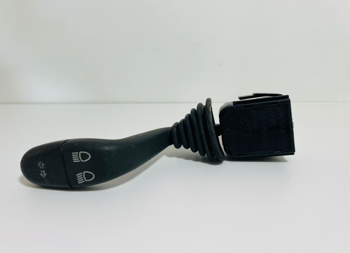 Maneta Semnalizare Bloc Lumini 441-9 4526-0156 / 501597 / 501728 / 441945260176 Skoda Felicia [1994 - 2000]