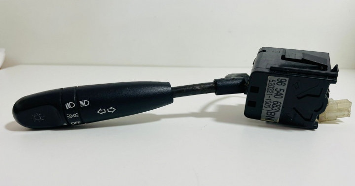 Maneta Semnalizare Bloc lumini 96540683BN/5203211000 Chevrolet Aveo T200 [2003 - 2008]