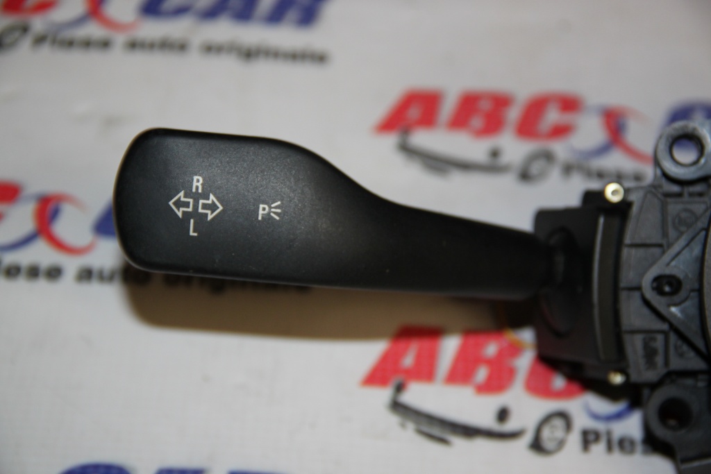 Maneta semnalizare BMW Seria 3 E46 cod: 8363662K model 2002
