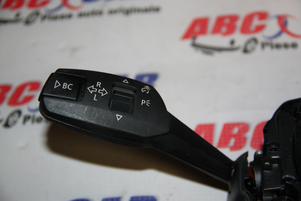 Maneta semnalizare BMW Seria 3 E90 / E91 cod: 01108160 model 2008
