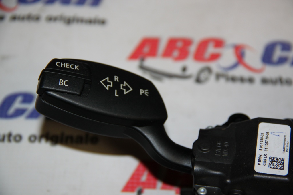 Maneta semnalizare BMW Seria 5 E60 cod: 695134903 model 2007