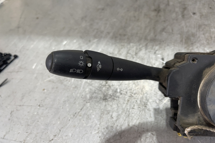 Maneta semnalizare comutator faruri 12275523 / 122755 23 Peugeot 307 [2001 - 2005] Hatchback 3-usi 1.6 MT (109 hp)